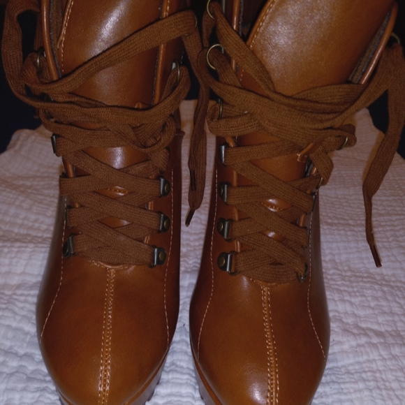 Heeled Boots - Picture 2 of 6